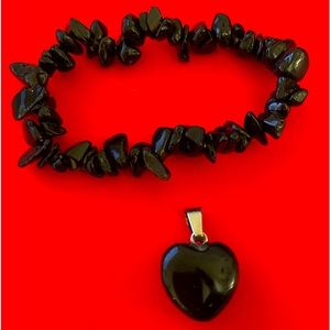 Gemstone Chips Bracelet 7.5" Elastic Stretch Beaded Beautiful Set & heart Charm